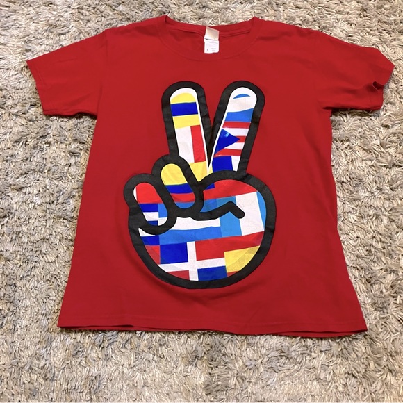 Boys Fruit of The Loom Peace T-Shirt Small - Picture 1 of 4